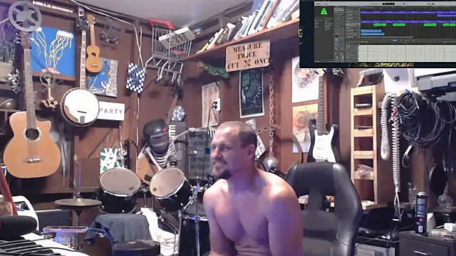 Snapshot of itsjameswebbscope chatting on October 19, 8:53 pm itsjameswebbscope online show from October 19, 8:53 pm