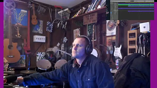 Snapshot of itsjameswebbscope chatting on October 30, 2:51 pm itsjameswebbscope online show from October 30, 2:51 pm