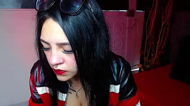 Violettasquirt online show from January 9, 1:25 pm