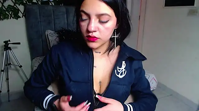 Violettasquirt online show from June 13, 2:04 pm