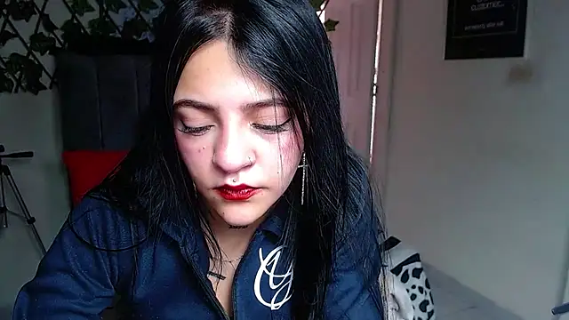 Violettasquirt online show from June 24, 1:32 pm