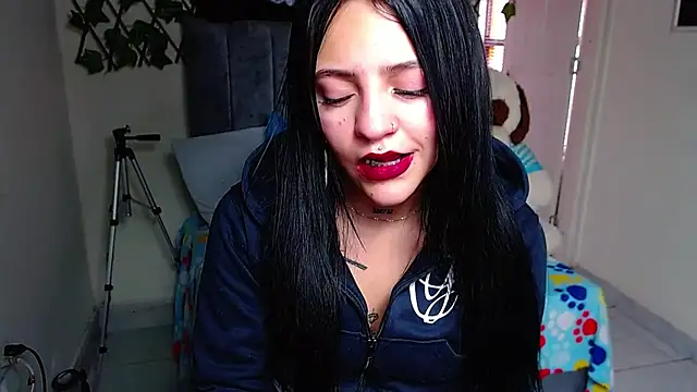 Violettasquirt online show from July 8, 1:48 pm