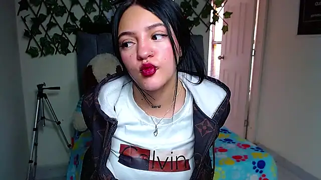 Violettasquirt online show from July 22, 4:10 pm