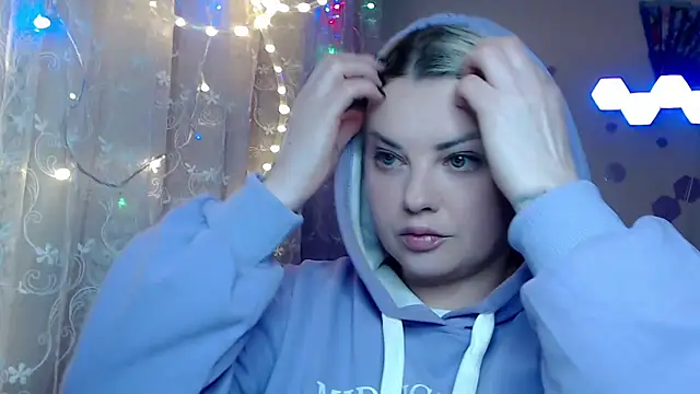 JewellKiss7 online show from February 4, 9:53 pm