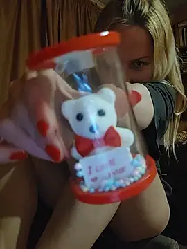 Linda 999 online show from January 19, 5:39 pm