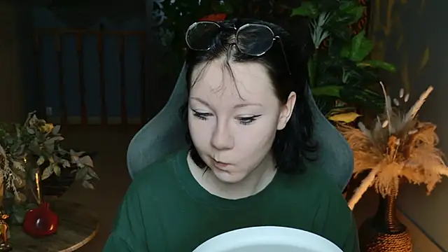 NancyMartinez online show from December 17, 5:13 am