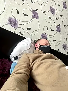 red red00 online show from January 7, 8:50 am