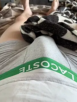 red red00 online show from March 13, 7:37 am