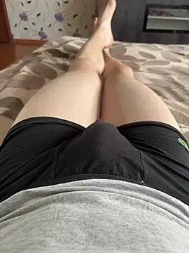 red red00 online show from April 1, 8:04 am