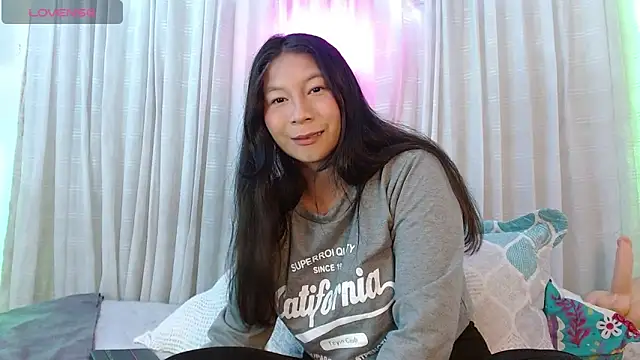 zoewilliams2 online show from December 21, 3:46 am