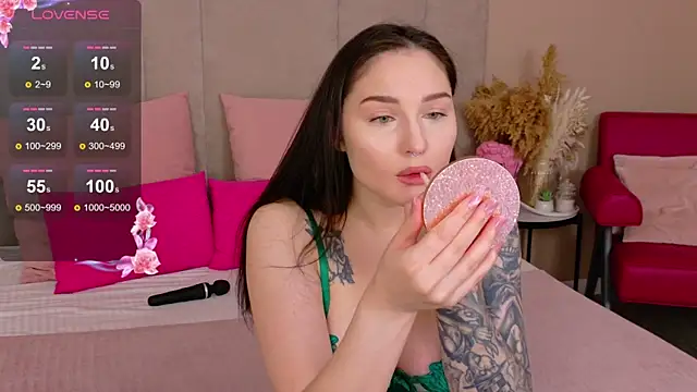 RoxiLester online show from September 14, 5:06 am