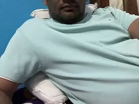 Snapshot of NiceBoy9099 chatting on February 28, 10:38 am NiceBoy9099 online show from February 28, 10:38 am