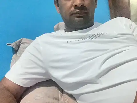NiceBoy9099 online show from June 13, 5:16 am