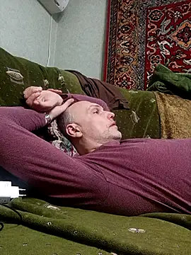 Snapshot of Pineapple04 chatting on January 10, 7:37 pm Pineapple04 online show from January 10, 7:37 pm