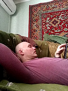 Snapshot of Pineapple04 chatting on January 17, 8:41 am Pineapple04 online show from January 17, 8:41 am