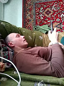 Snapshot of Pineapple04 chatting on February 9, 12:31 pm Pineapple04 online show from February 9, 12:31 pm