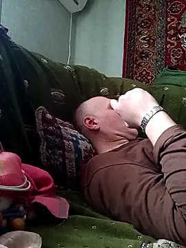 Snapshot of Pineapple04 chatting on February 26, 1:32 pm Pineapple04 online show from February 26, 1:32 pm