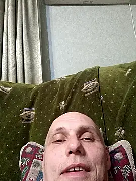 Snapshot of Pineapple04 chatting on March 2, 4:47 pm Pineapple04 online show from March 2, 4:47 pm