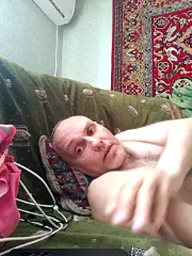 Snapshot of Pineapple04 chatting on March 6, 11:28 am Pineapple04 online show from March 6, 11:28 am