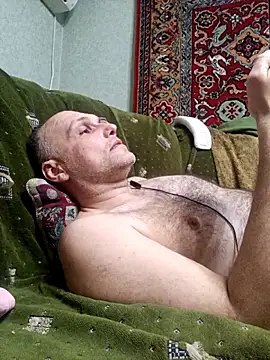 Snapshot of Pineapple04 chatting on March 11, 4:46 pm Pineapple04 online show from March 11, 4:46 pm