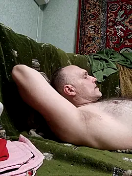 Snapshot of Pineapple04 chatting on March 28, 7:02 pm Pineapple04 online show from March 28, 7:02 pm