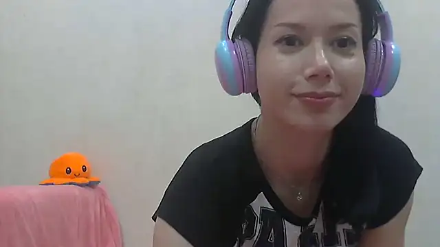 Snapshot of SashaGrinch chatting on February 2, 9:34 pm SashaGrinch online show from February 2, 9:34 pm
