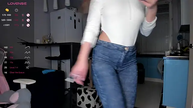 wwildfox online show from February 27, 8:53 pm