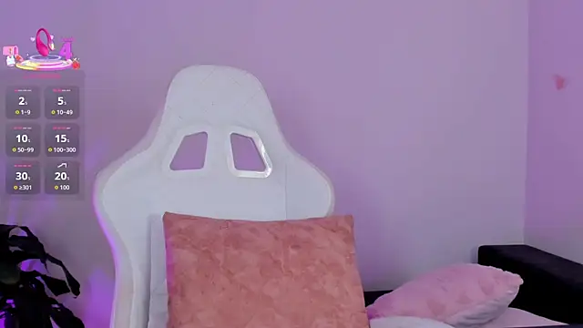 Snapshot of EmilyRive chatting on October 27, 10:36 pm EmilyRive online show from October 27, 10:36 pm