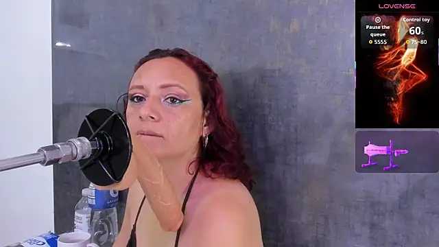 Snapshot of Issys_milf chatting on May 12, 12:13 pm Issys milf online show from May 12, 12:13 pm