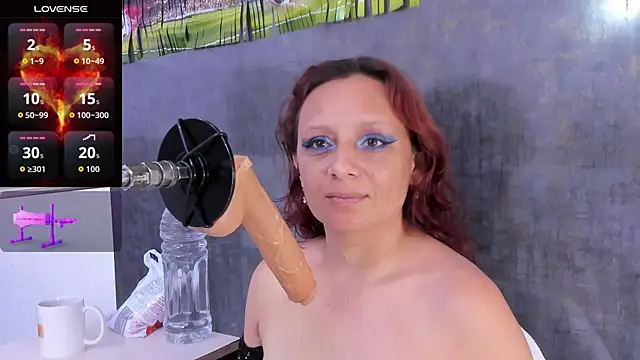 Snapshot of Issys_milf chatting on July 10, 11:57 am Issys milf online show from July 10, 11:57 am