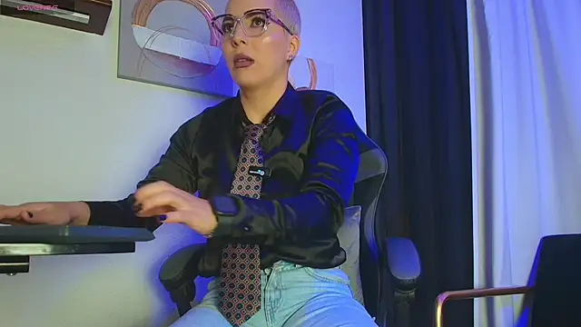 Camila Chainn online show from October 13, 10:37 am