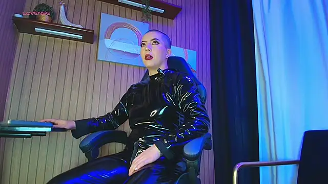 Camila Chainn online show from October 29, 6:37 am