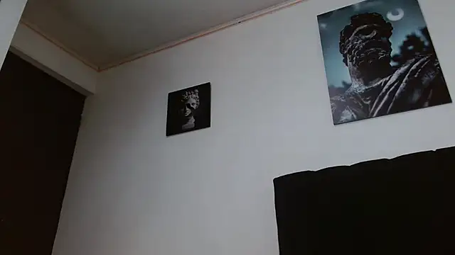 Hendry  online show from March 21, 11:12 pm