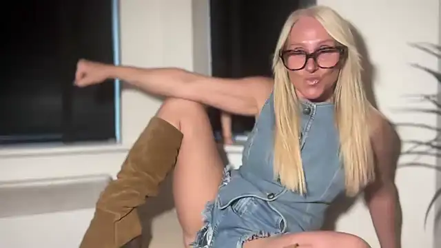 MelodyCollinsUk online show from September 11, 6:08 pm