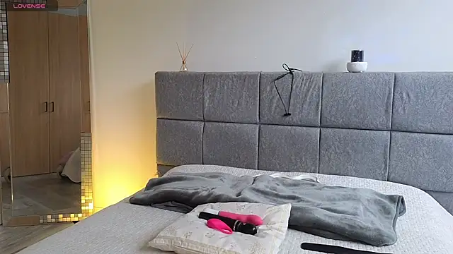 Soffimoon  online show from May 11, 7:44 pm