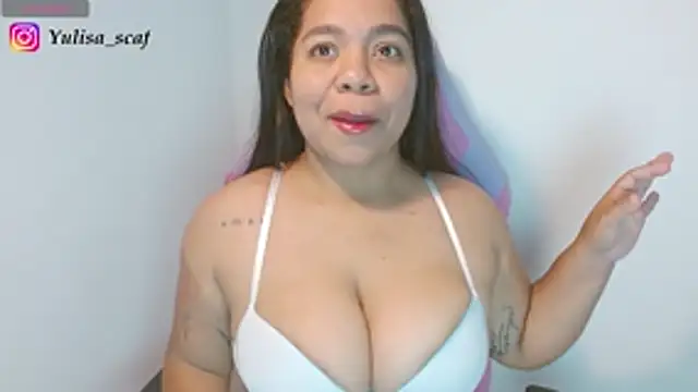 yulissa18 online show from June 15, 8:22 pm