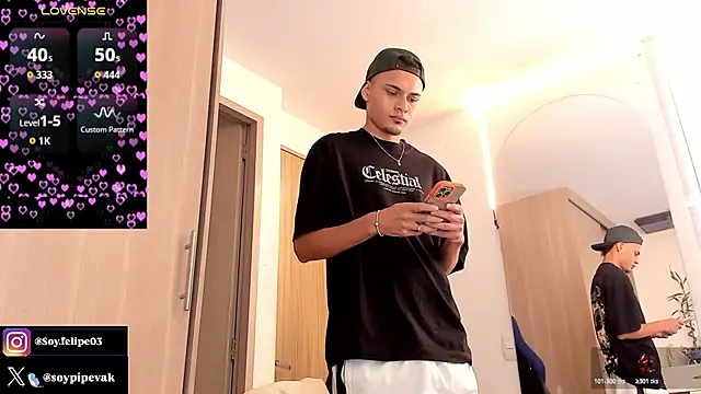 soyander03  online show from May 16, 12:59 pm