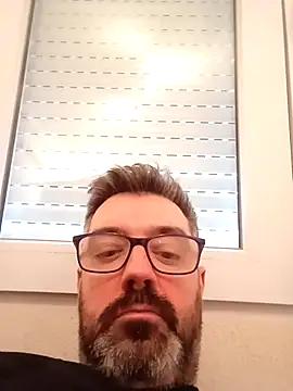 pana1978loco online show from November 15, 8:33 am