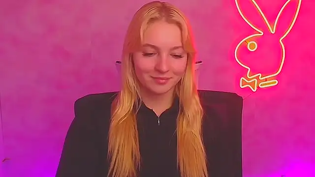 Snapshot of Milka_kiss_ chatting on January 11, 3:31 pm Milka kiss online show from January 11, 3:31 pm