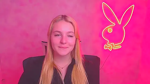 Snapshot of Milka_kiss_ chatting on February 9, 1:46 pm Milka kiss online show from February 9, 1:46 pm