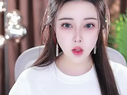 Qiaoqiao  online show from March 3, 4:14 pm