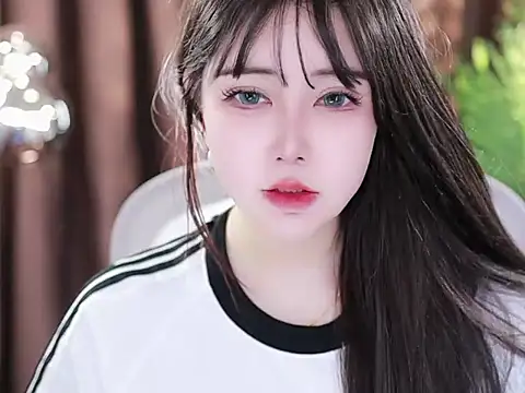 Qiaoqiao  online show from March 8, 7:49 am