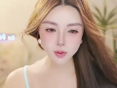 Qiaoqiao  online show from June 9, 4:07 pm