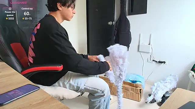 Snapshot of Haruto2001 chatting on December 6, 6:17 pm Haruto2001 online show from December 6, 6:17 pm