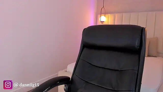 Snapshot of kosmic_Angel chatting on February 1, 12:58 pm kosmic Angel online show from February 1, 12:58 pm