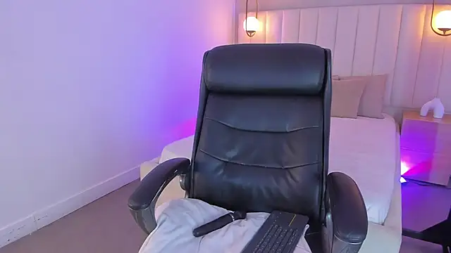 Snapshot of kosmic_Angel chatting on March 11, 6:41 pm kosmic Angel online show from March 11, 6:41 pm