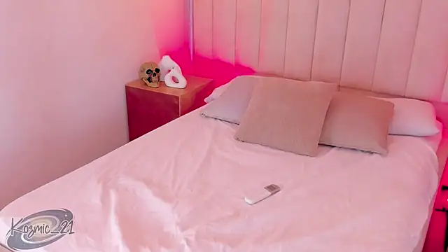 Snapshot of kosmic_Angel chatting on October 31, 1:45 pm kosmic Angel online show from October 31, 1:45 pm