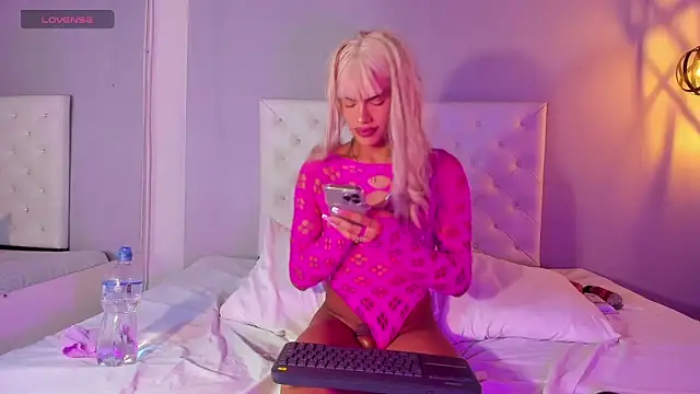 Snapshot of esteban_cor chatting on March 13, 6:58 am esteban cor online show from March 13, 6:58 am