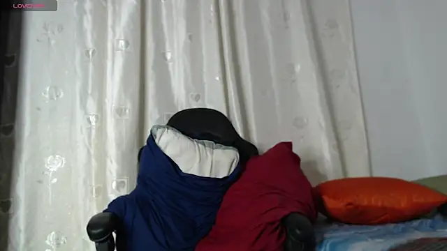 tizziano castillo  online show from January 9, 1:50 am