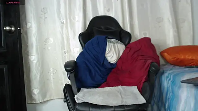 tizziano castillo  online show from January 14, 12:11 am